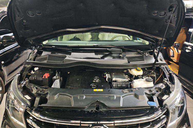 Used Mercedes-Benz V-Class 2024 V 300 L Long Wheelbase Prestige Edition Engine Bay