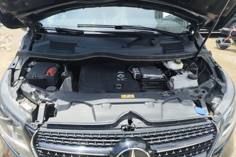 Used Mercedes-Benz V-Class 2024 V 300 Pilot Edition Engine Bay