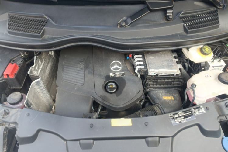 Used Mercedes-Benz V-Class 2024 V 300 Pilot Edition Engine Bay