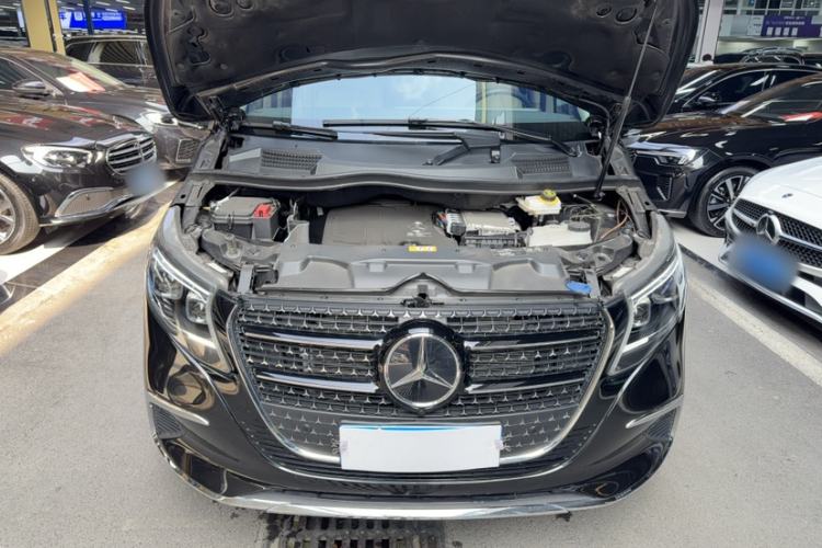 Used Mercedes-Benz V-Class 2024 V 300 Pilot Edition Engine Bay