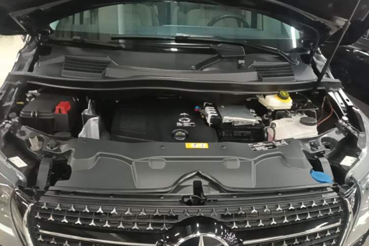 Used Mercedes-Benz V-Class 2024 V 300 Prestige Edition Engine Bay