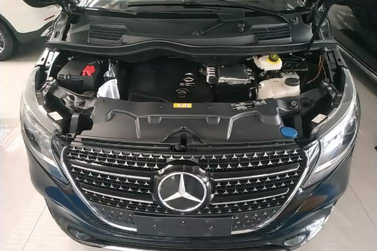 Used Mercedes-Benz V-Class 2024 V 300 Prestige Edition Engine Bay