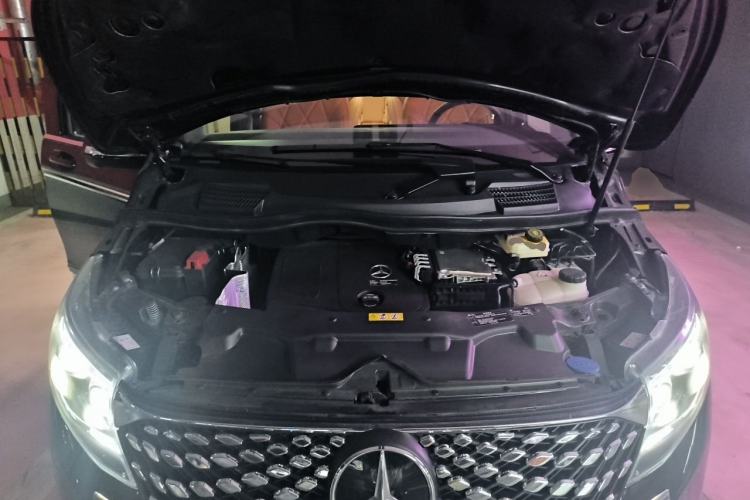 Used Mercedes-Benz V-Class 2024 V 300 L Long Wheelbase Luxury Edition Engine Bay