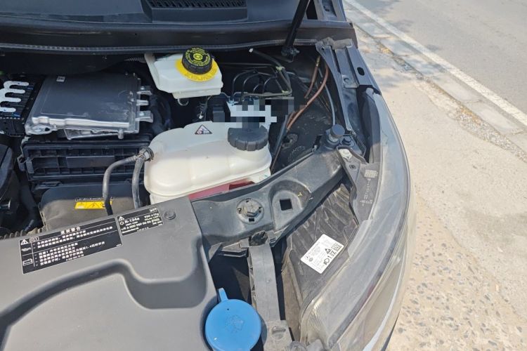 Used Mercedes-Benz V-Class 2024 V 300 L Long Wheelbase Luxury Edition Engine Bay Left