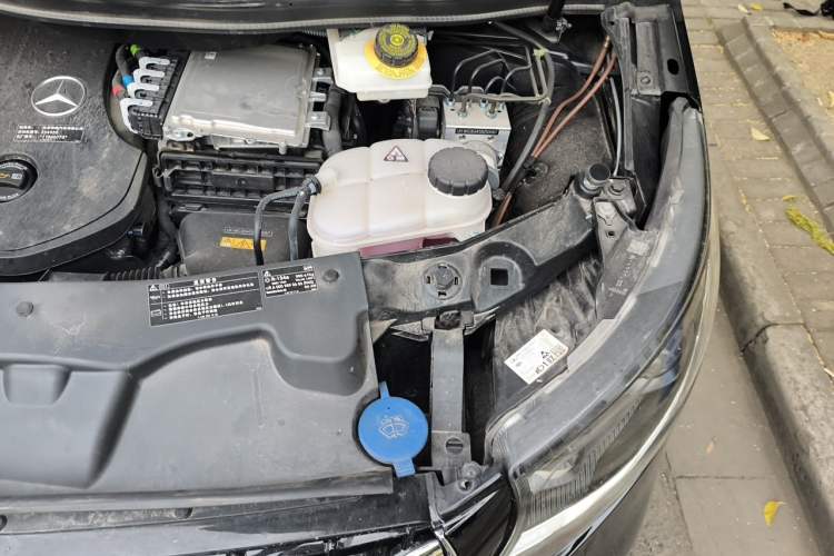 Used Mercedes-Benz V-Class 2024 V 300 L Long Wheelbase Luxury Edition Engine Bay Left