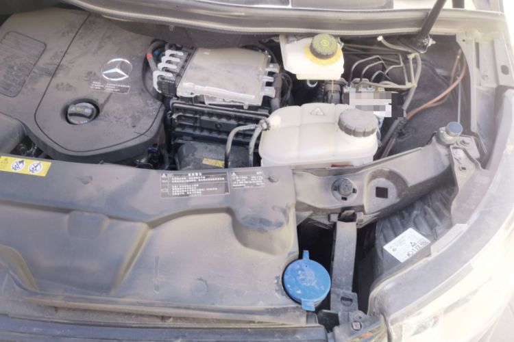 Used Mercedes-Benz V-Class 2024 V 300 Pilot Edition Engine Bay Left