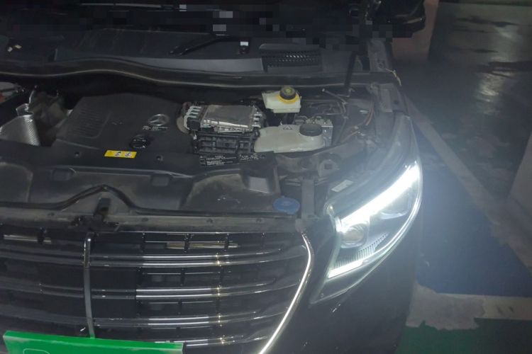 Used Mercedes-Benz V-Class 2024 V 300 L Long Wheelbase Luxury Edition Engine Bay Left