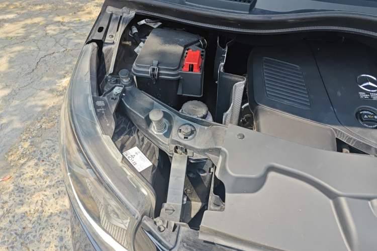Used Mercedes-Benz V-Class 2024 V 300 L Long Wheelbase Luxury Edition Engine Bay Right