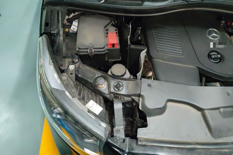Used Mercedes-Benz V-Class 2024 V 300 L Long Wheelbase Luxury Edition Engine Bay Right