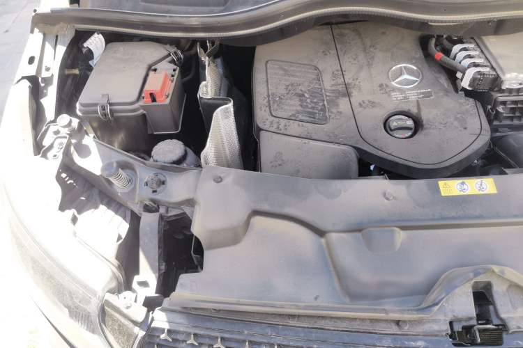 Used Mercedes-Benz V-Class 2024 V 300 Pilot Edition Engine Bay Right