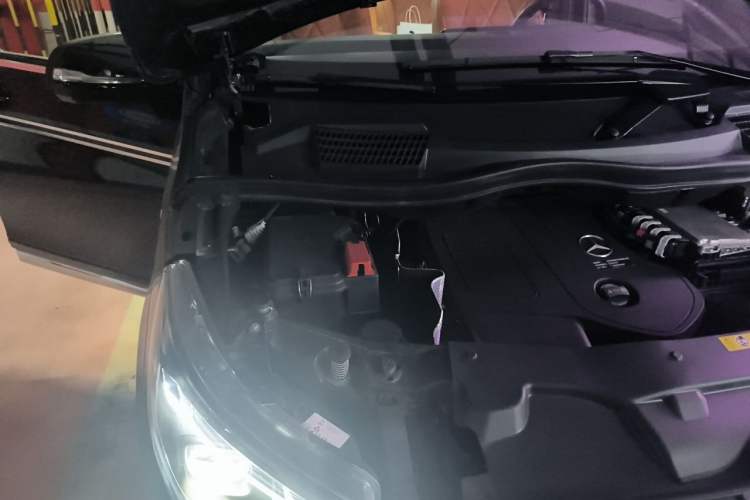 Used Mercedes-Benz V-Class 2024 V 300 L Long Wheelbase Luxury Edition Engine Bay Right