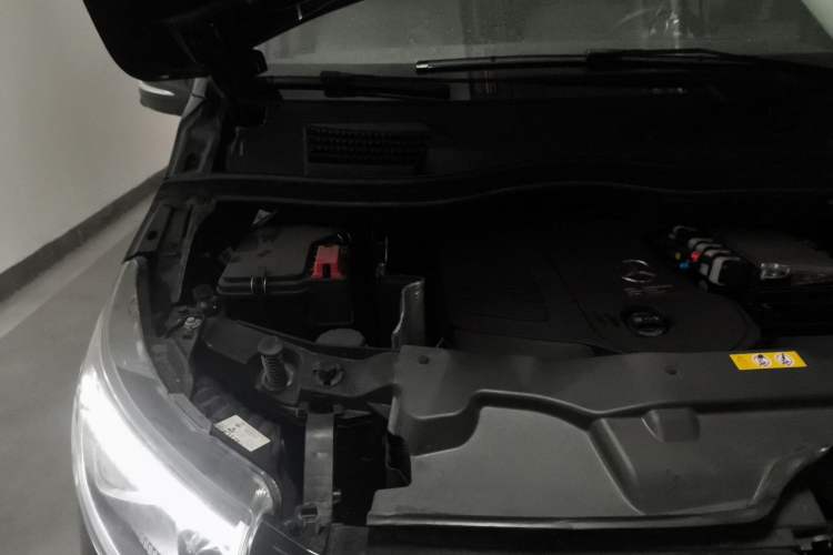 Used Mercedes-Benz V-Class 2024 V 300 L Long Wheelbase Prestige Edition Engine Bay Right