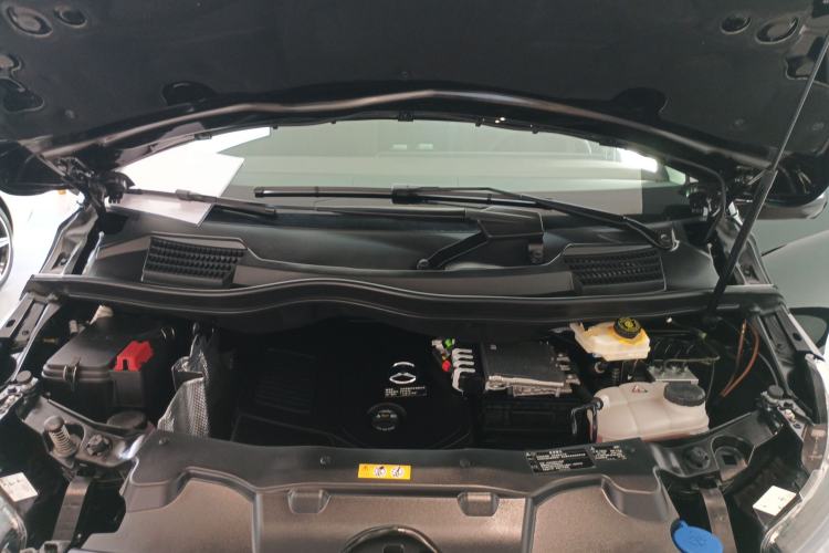 Used Mercedes-Benz V-Class 2024 V 300 L Long Wheelbase Luxury Edition Engine Bay