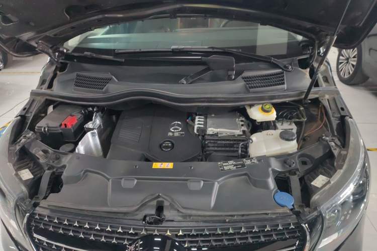Used Mercedes-Benz V-Class 2024 V 300 Pilot Edition Engine Bay