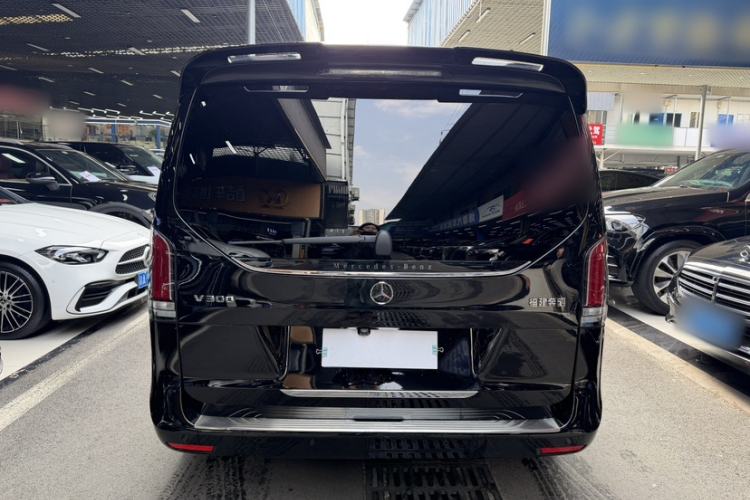 Used Mercedes-Benz V-Class 2024 V 300 Pilot Edition Exterior 1