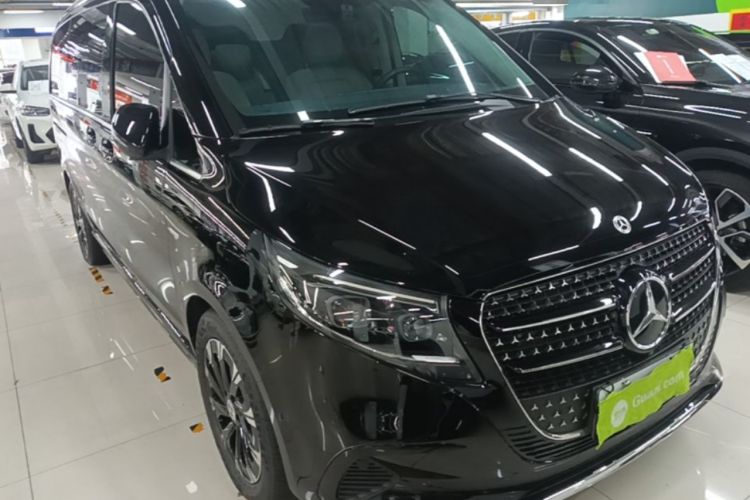 Used Mercedes-Benz V-Class 2024 V 300 Prestige Edition Exterior 1