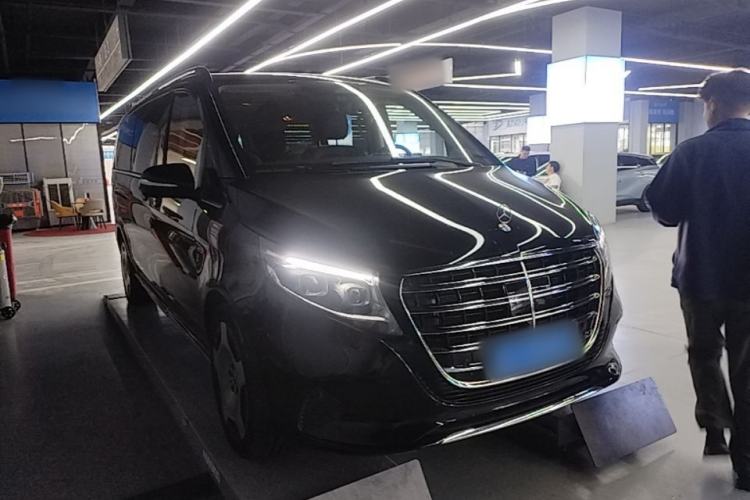 Used Mercedes-Benz V-Class 2024 V 300 L Long Wheelbase Luxury Edition Exterior 1