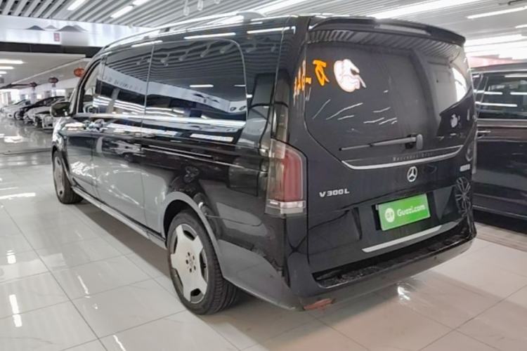 Used Mercedes-Benz V-Class 2024 V 300 L Long Wheelbase Luxury Edition Exterior 2