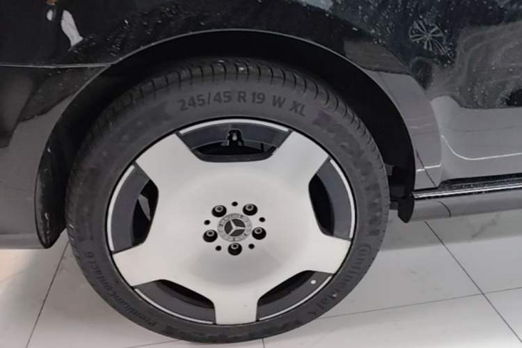 Used Mercedes-Benz V-Class 2024 V 300 L Long Wheelbase Luxury Edition Exterior 5