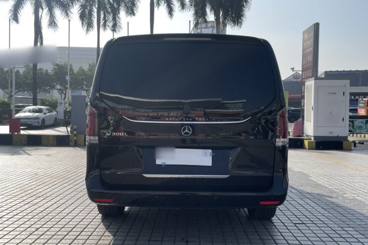 Used Mercedes-Benz V-Class 2024 V 300 L Long Wheelbase Prestige Edition Exterior 8