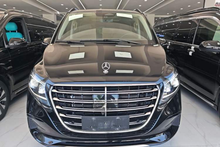 Used Mercedes-Benz V-Class 2024 V 300 L Long Wheelbase Luxury Edition Front