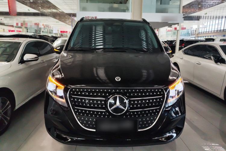 Used Mercedes-Benz V-Class 2024 V 300 Pilot Edition Front