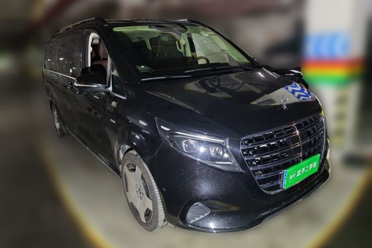 Used Mercedes-Benz V-Class 2024 V 300 L Long Wheelbase Luxury Edition Front Right 45 Deg