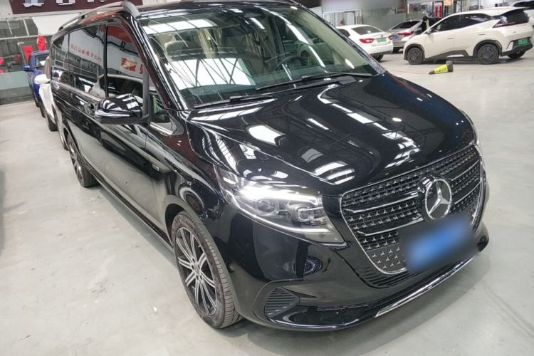 Used Mercedes-Benz V-Class 2024 V 300 L Long Wheelbase Prestige Edition Front Right 45 Deg