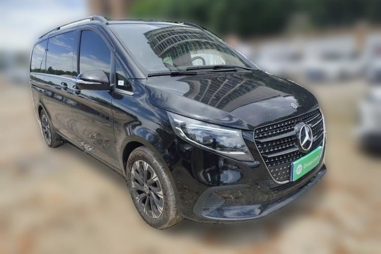 Used Mercedes-Benz V-Class 2024 V 300 Pilot Edition Front Right 45 Deg