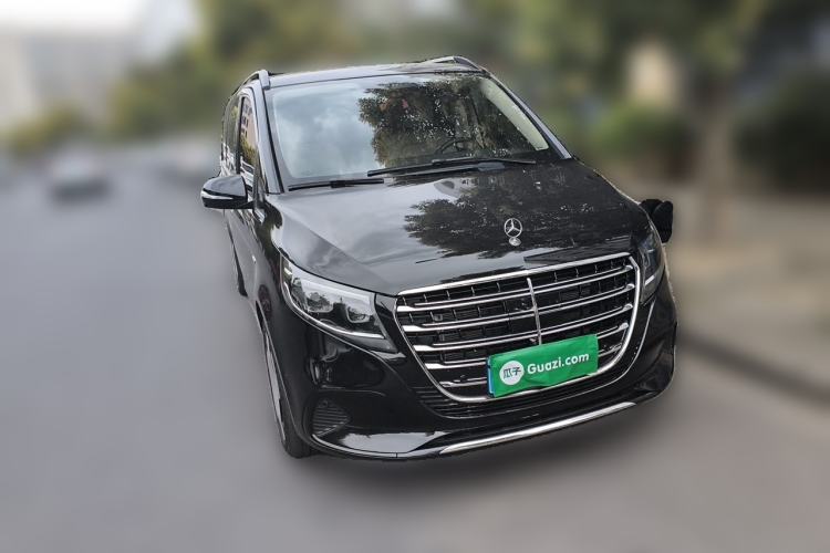 Used Mercedes-Benz V-Class 2024 V 300 L Long Wheelbase Luxury Edition Front Right 45 Deg