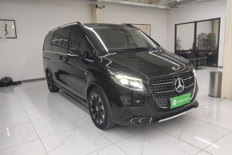 Used Mercedes-Benz V-Class 2024 V 300 Prestige Edition Front Right 45 Deg