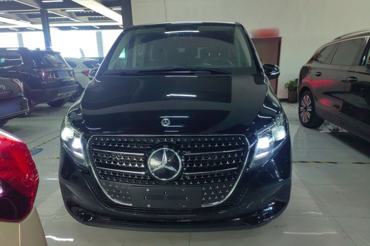 Used Mercedes-Benz V-Class 2024 V 300 Pilot Edition Front