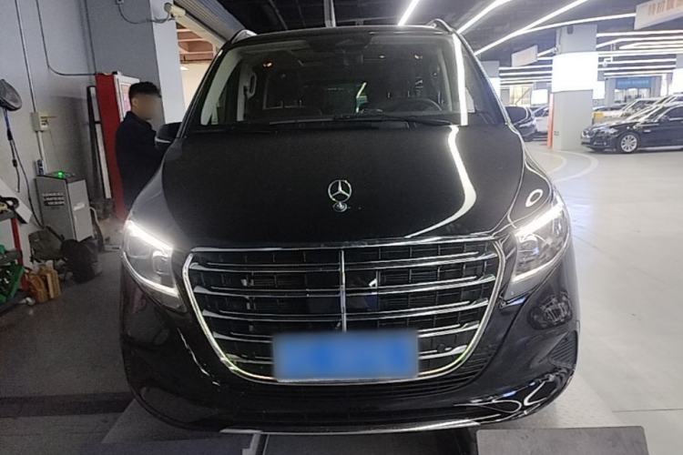 Used Mercedes-Benz V-Class 2024 V 300 L Long Wheelbase Luxury Edition Front