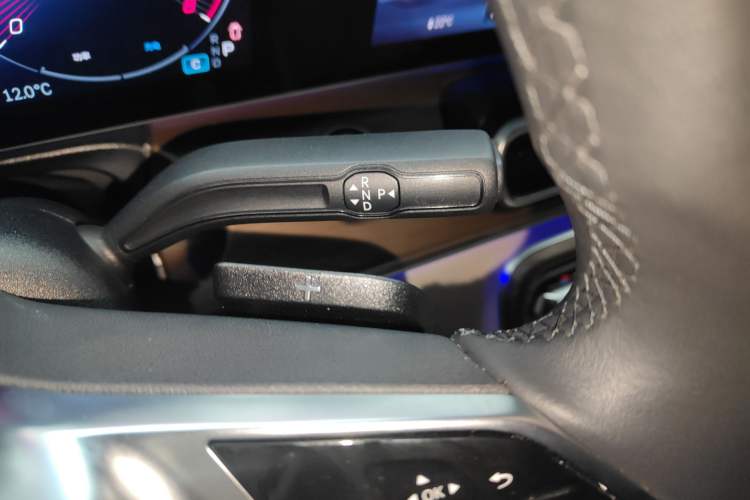 Used Mercedes-Benz V-Class 2024 V 300 Pilot Edition Gear Lever
