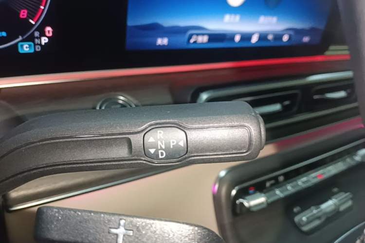 Used Mercedes-Benz V-Class 2024 V 300 Prestige Edition Gear Lever