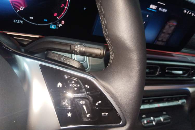 Used Mercedes-Benz V-Class 2024 V 300 L Long Wheelbase Prestige Edition Gear Lever