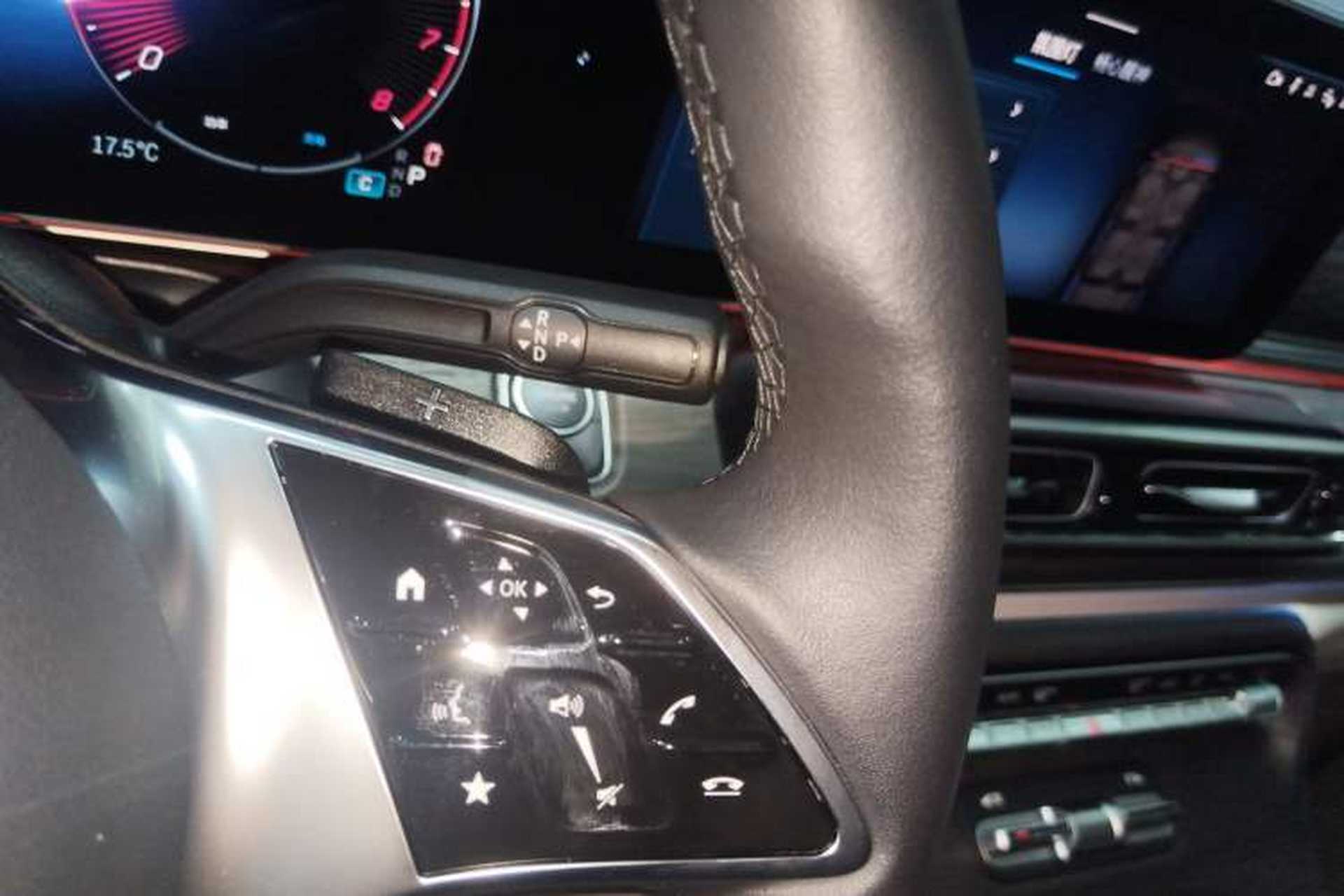Used Mercedes-Benz V-Class 2024 V 300 L Long Wheelbase Prestige Edition Gear Lever