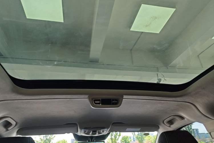 Used Mercedes-Benz V-Class 2024 V 300 L Long Wheelbase Luxury Edition Headliner