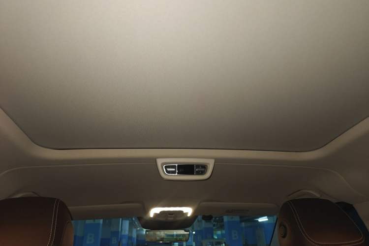 Used Mercedes-Benz V-Class 2024 V 300 L Long Wheelbase Prestige Edition Headliner