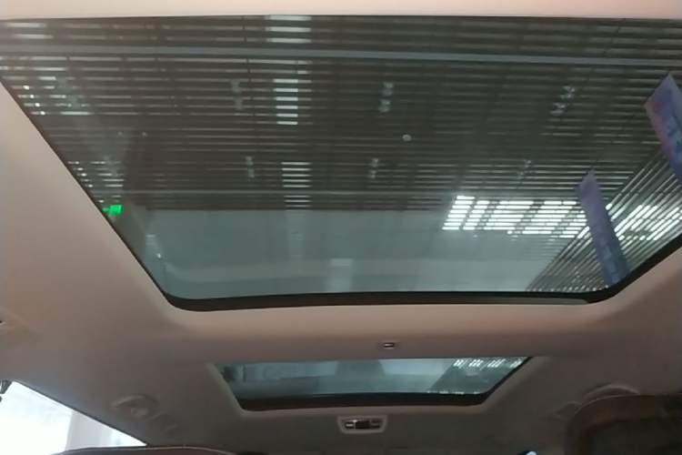 Used Mercedes-Benz V-Class 2024 V 300 Prestige Edition Headliner