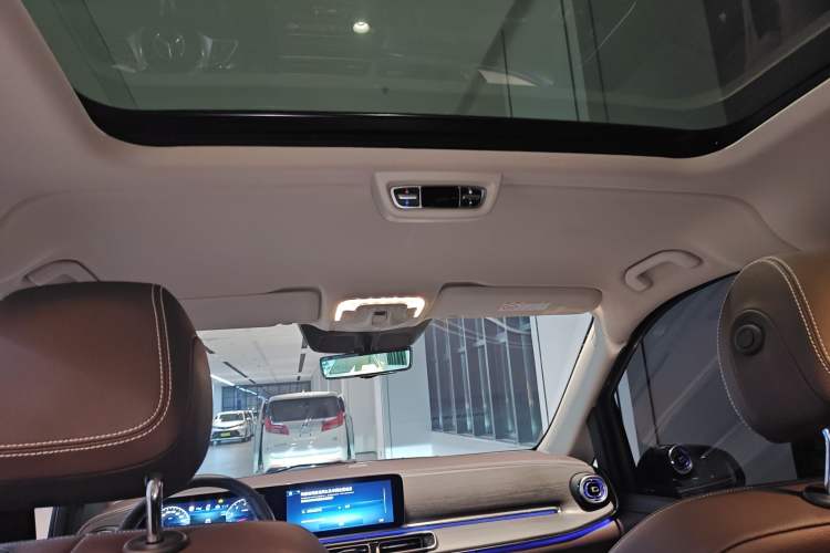Used Mercedes-Benz V-Class 2024 V 300 L Long Wheelbase Prestige Edition Headliner