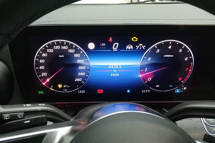 Used Mercedes-Benz V-Class 2024 V 300 L Long Wheelbase Prestige Edition Instrument Cluster