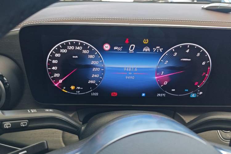 Used Mercedes-Benz V-Class 2024 V 300 L Long Wheelbase Luxury Edition Instrument Cluster