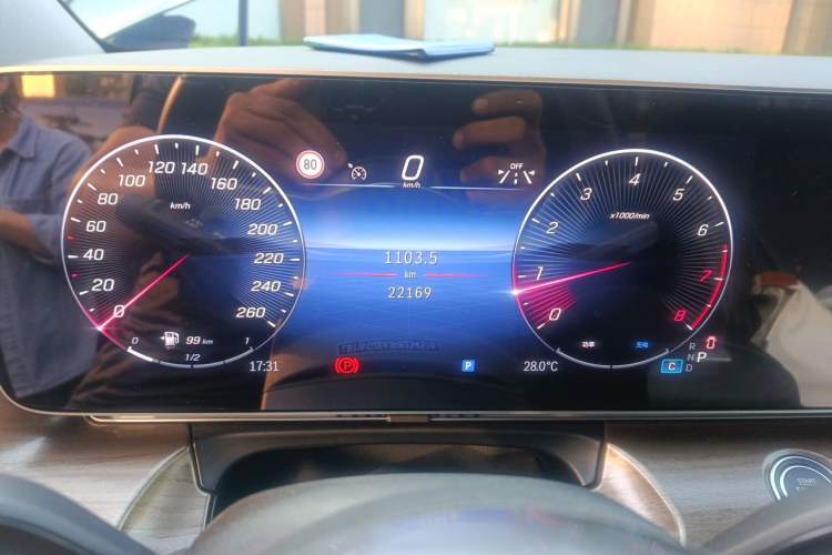 Used Mercedes-Benz V-Class 2024 V 300 Pilot Edition Instrument Cluster