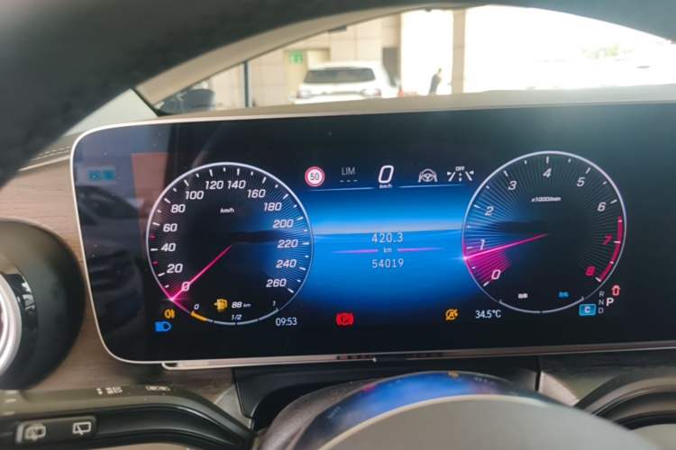 Used Mercedes-Benz V-Class 2024 V 300 L Long Wheelbase Luxury Edition Instrument Cluster