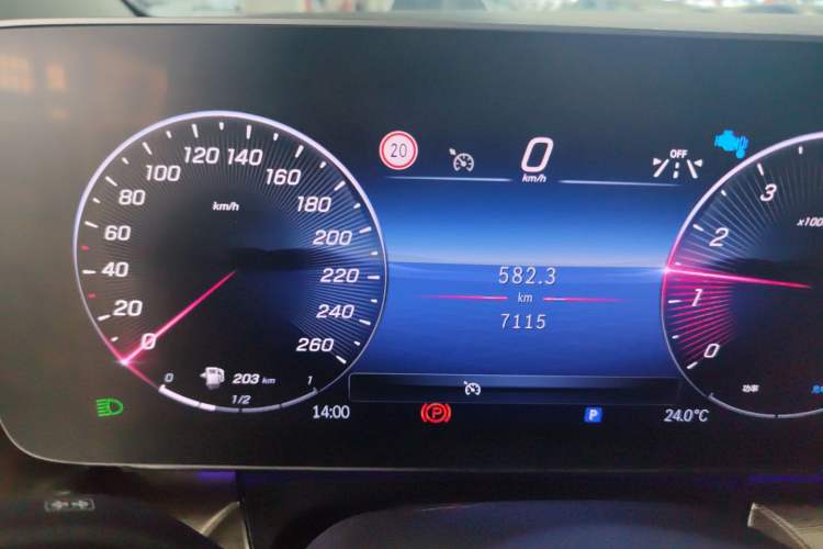 Used Mercedes-Benz V-Class 2024 V 300 Pilot Edition Instrument Cluster