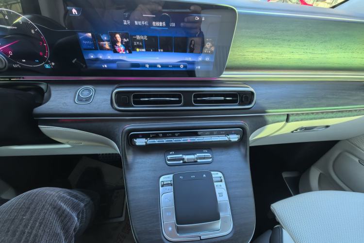 Used Mercedes-Benz V-Class 2024 V 300 L Long Wheelbase Prestige Edition Interior 12