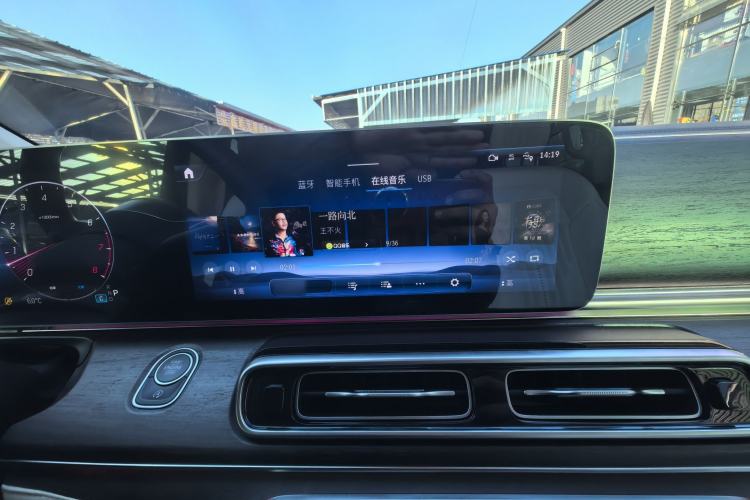 Used Mercedes-Benz V-Class 2024 V 300 L Long Wheelbase Prestige Edition Interior 13