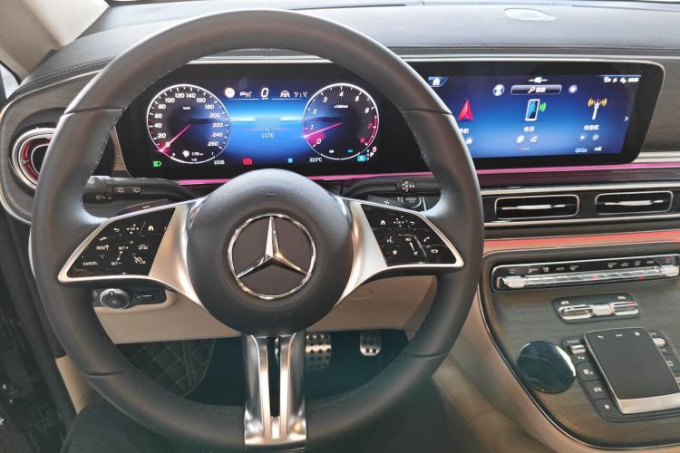 Used Mercedes-Benz V-Class 2024 V 300 L Long Wheelbase Prestige Edition Interior 2