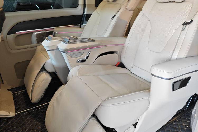 Used Mercedes-Benz V-Class 2024 V 300 L Long Wheelbase Prestige Edition Interior 4